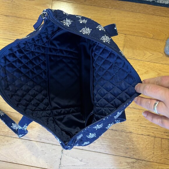 Vera Bradley Small Vera Tote bag in the "Turtle Dream" pattern - Picture 4 of 6